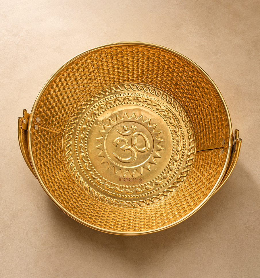 Polished golden finish